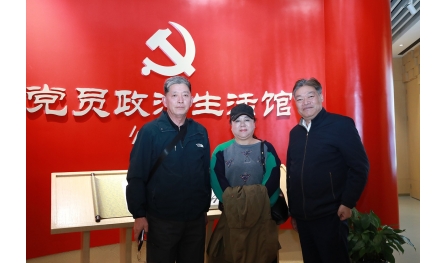 “海空衛士”王偉妻子阮國琴參觀安惠園，感受靈芝文化魅力